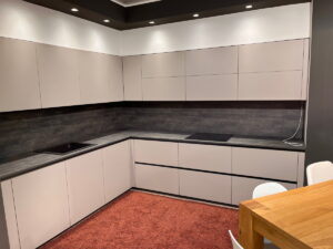 PROMO - CUCINA CON ANTE E TOP LAMINATO - immagine 2