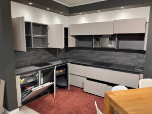 PROMO - CUCINA CON ANTE E TOP LAMINATO - immagine 3