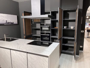 PROMO - CUCINA CON ANTA TELAIO IN GRES PORCELLANATO - immagine 5
