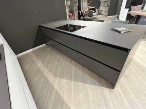 PROMO - CUCINA TUTTA ALTEZZA E ISOLA IN LAMINATO - immagine 3