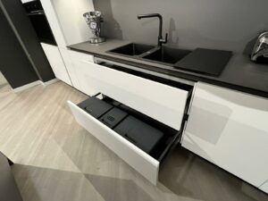 PROMO - CUCINA TUTTA ALTEZZA E ISOLA IN LAMINATO - immagine 4