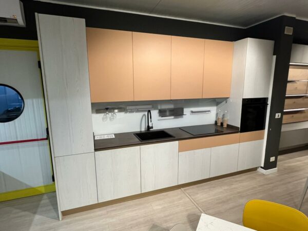 PROMO - CUCINA LINEARE IN LAMINATO ROVERE SBIANCATO E CIPRIA
