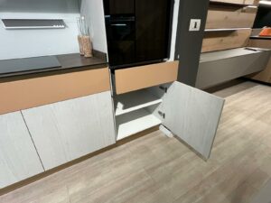 PROMO - CUCINA LINEARE IN LAMINATO ROVERE SBIANCATO E CIPRIA - immagine 4
