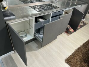 PROMO - CUCINA LINEARE IN EFFETTO RESINA E TOP INOX - immagine 4