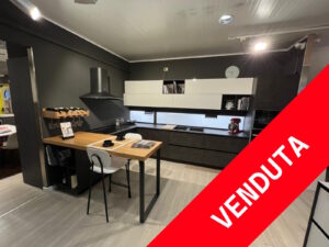 PROMO - CUCINA LAMINATO EFFETTO CEMENTO SCURO E BIANCO LUCIDO