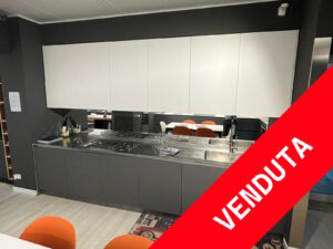 PROMO - CUCINA PIANO INOX E LAMINATO RESINA